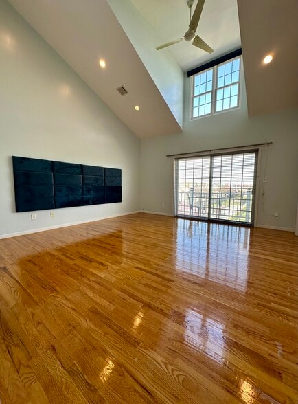 Building Photo - 3 Harbor Front Ct