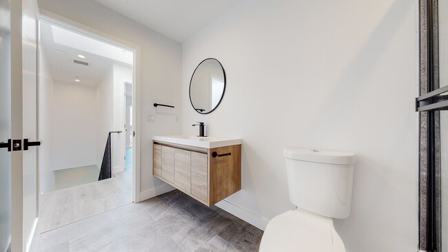 Building Photo - 1433 Westmoreland Ave