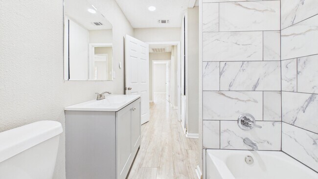 Building Photo - 2430 31st St