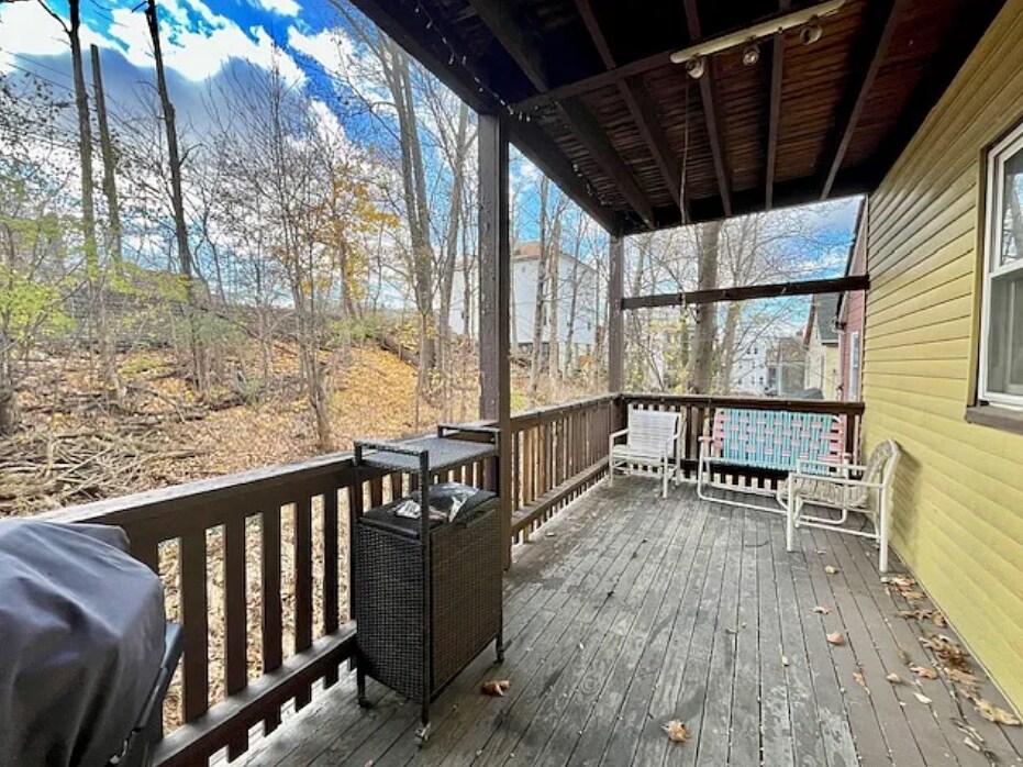 Building Photo - 8 Eldora St