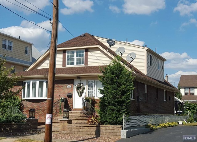 Primary Photo - 183 Maple Ave