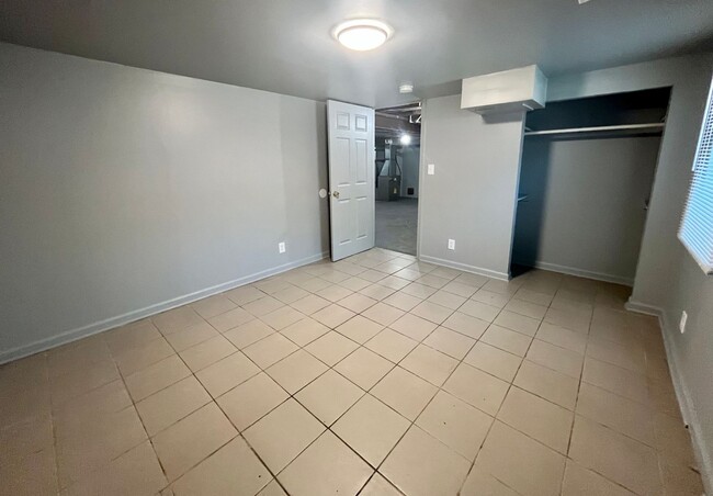 Building Photo - Taylor Street 4813-4815