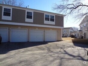 Building Photo - 1315 Exeter Ct