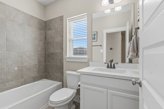 Building Photo - 18618 Admiration Dr