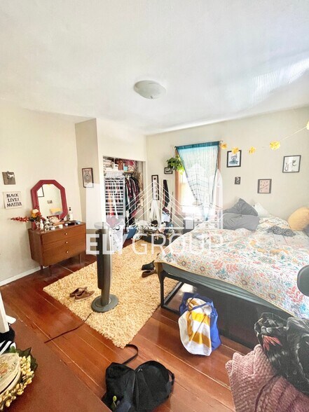 Building Photo - 76 Thorndike St