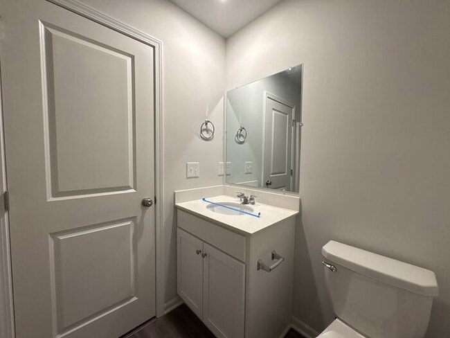 Building Photo - Charming 3-Bedroom Home with Convenient Lo...