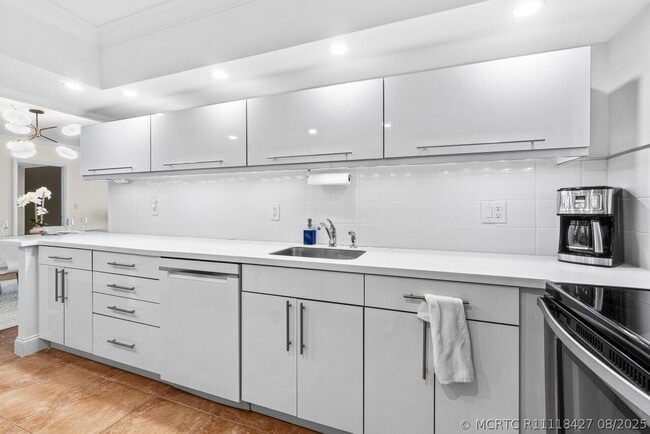 Building Photo - 3450 S Ocean Blvd
