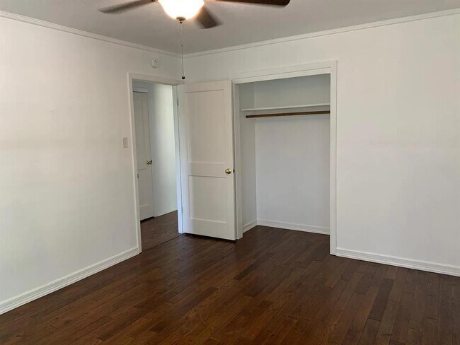 Building Photo - 5702 Fairlane Dr