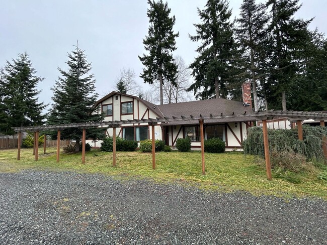 Primary Photo - 4 Bedroom Approx. 2,244 Sq. FT fully fence...