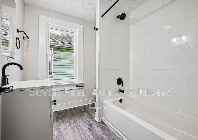 Building Photo - 780 Gibbard Ave