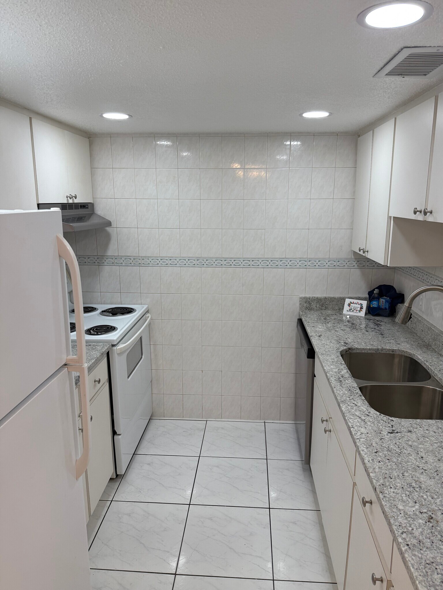 Building Photo - 4725 Christa Ct