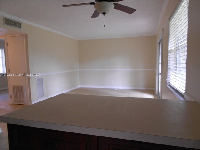 Building Photo - 3024 NW 69th Ct