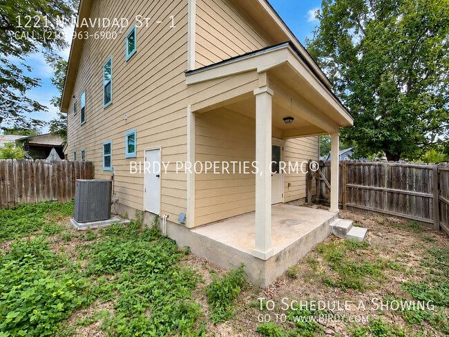 Building Photo - 1221 N Navidad St