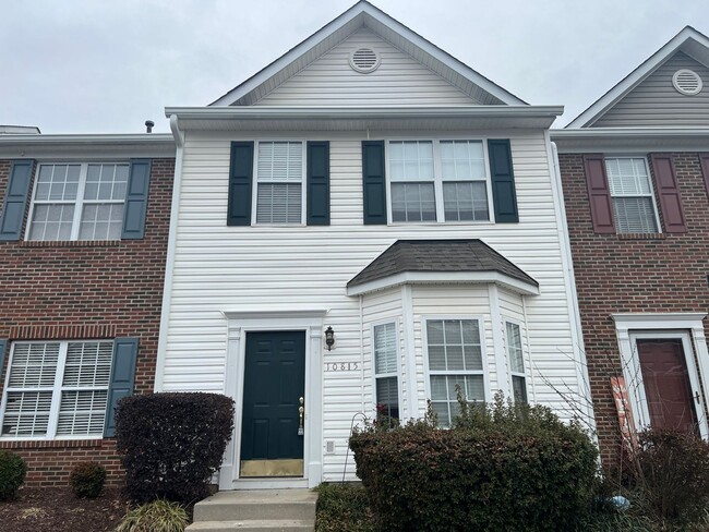 Building Photo - Renovated 3 Bed | 2.5 Bath Townhouse in No...