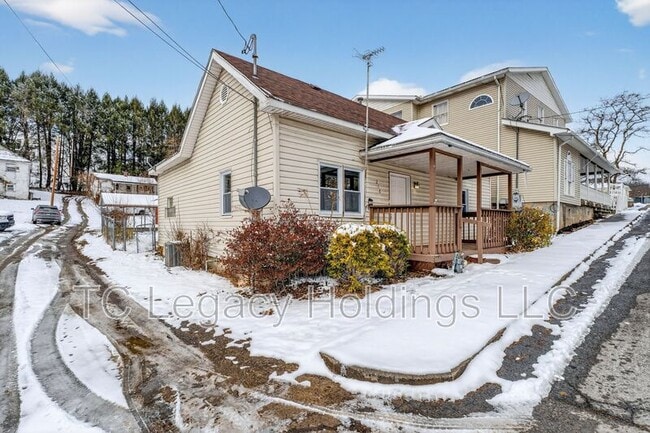 Building Photo - 218 George St