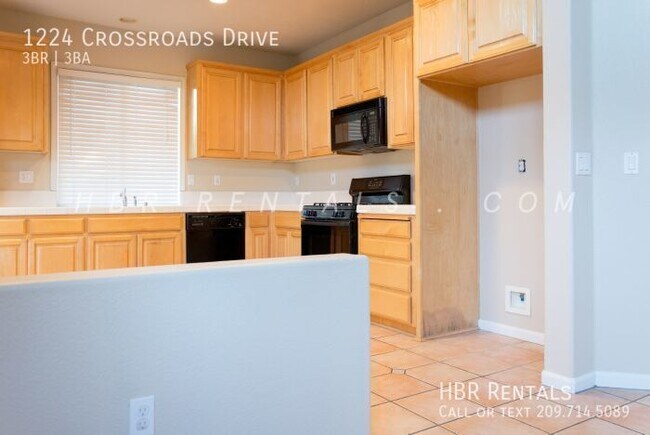 Building Photo - 1224 Crossroads Dr