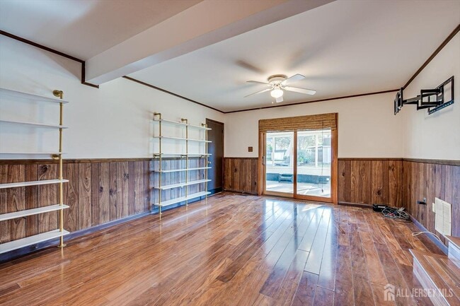 Building Photo - 15 Howell Ave