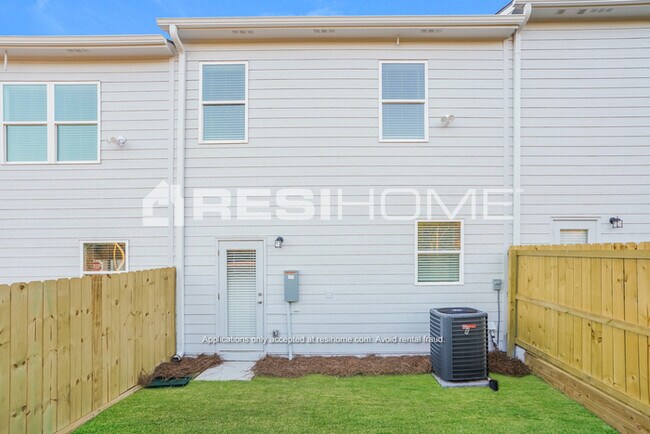 Building Photo - 4017 Springhead Wy
