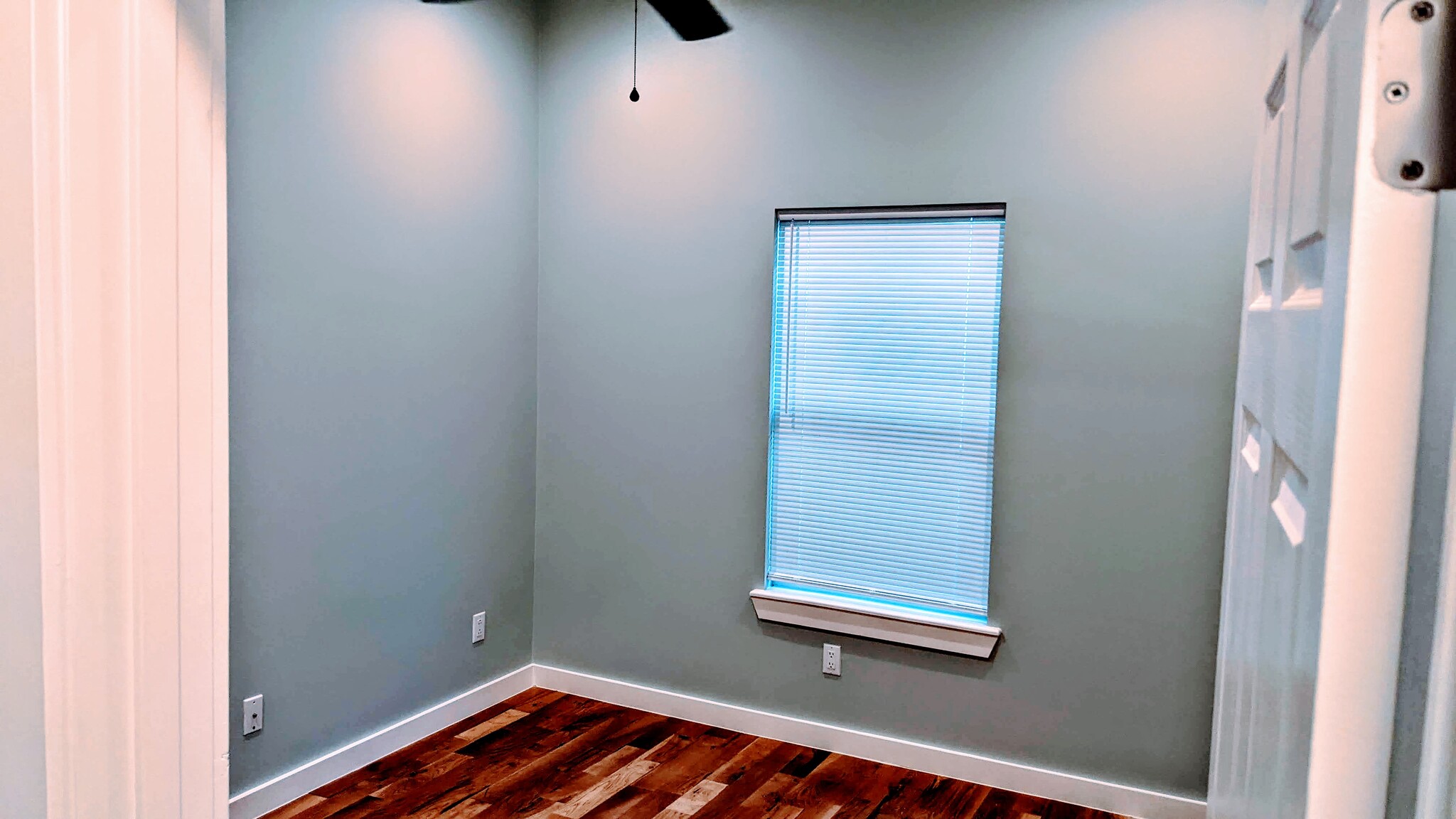 Building Photo - 919 Hendricks Ave