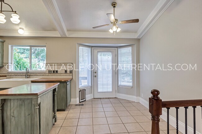 Building Photo - 1437 E Murdock Dr