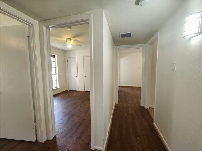 Building Photo - 1602 W Gulf Bank Rd