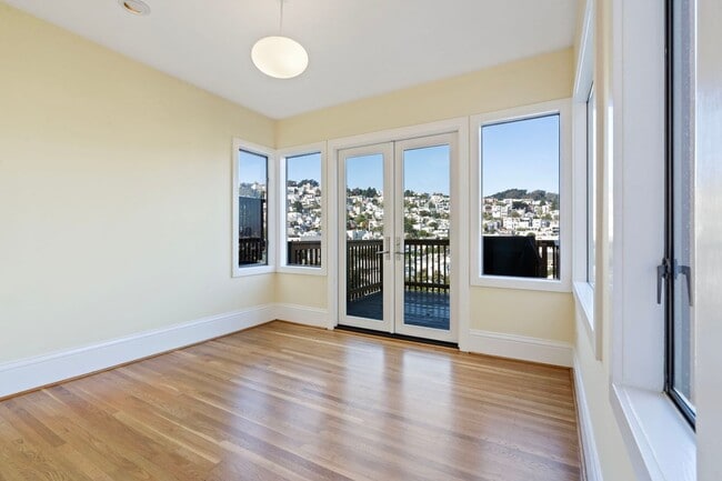 Building Photo - Eureka Valley/Castro 4 Bed + Bonus Room, 3 Bath, 2 Car Garage, City & Valley Views