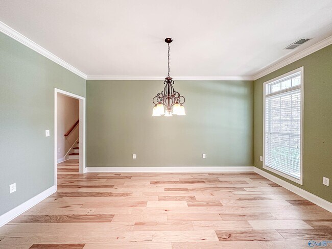 Building Photo - 2303 Palisades Ct SW
