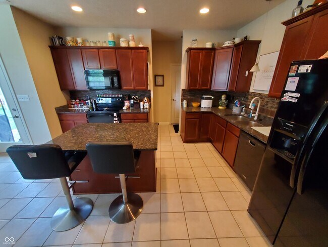 Building Photo - 1744 Cold Springs Dr