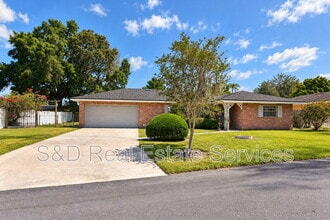 Building Photo - 204 Chaucer Ln