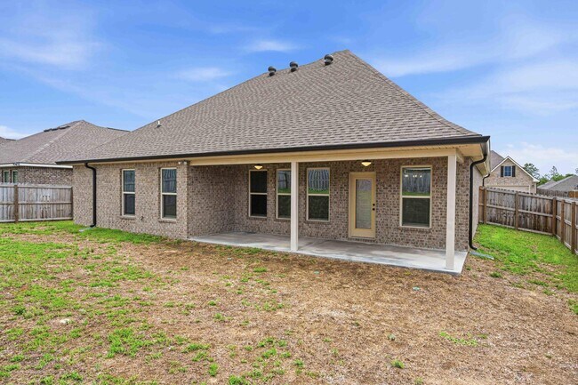 Building Photo - 4630 Jayhawk Dr