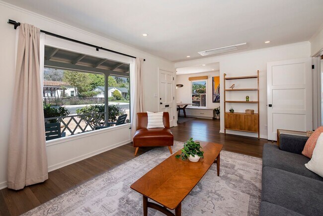 Building Photo - 3017 Puesta Del Sol
