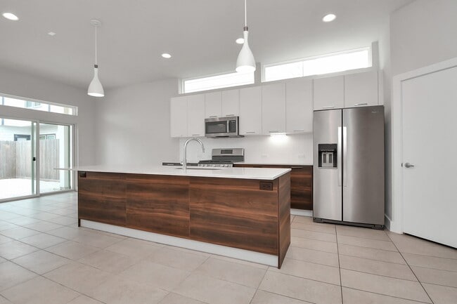 Building Photo - 4709 Oats St