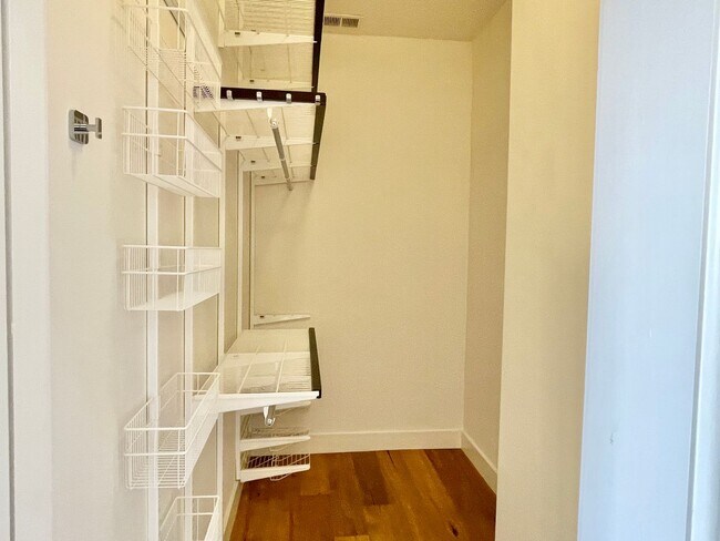 Building Photo - 5BR/3.5BA Elegant Presidio Heights Home! Flat Yard! 2 Car Garage! Laundry! PROGRESSIVE