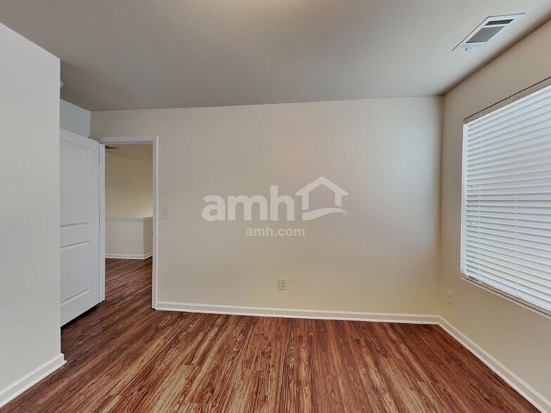 Building Photo - 158 Scotland Dr