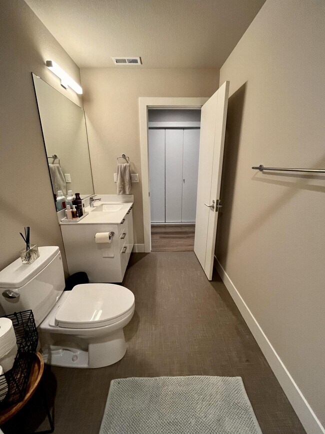 Building Photo - 4179 SE 68th Ave