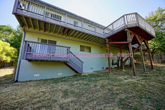Building Photo - Private and Spacious Novato Home with 3 Ca...