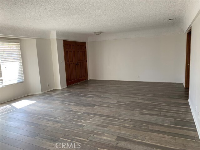 Building Photo - 12945 Hillcrest Dr