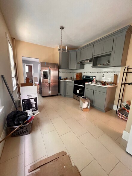 Primary Photo - 51 Beacon St