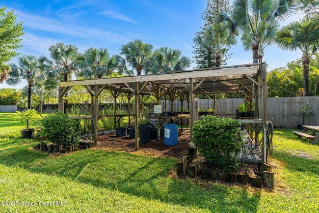 Building Photo - 1125 Jimmy Buffett Mem Hwy