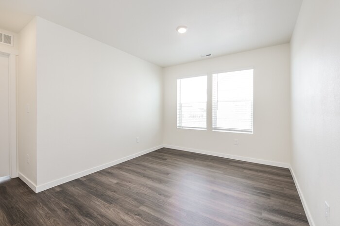 Building Photo - 13423 Oneida Ln