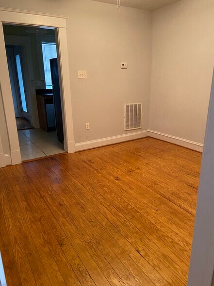 Living Room - 2306 Parkwood Ave