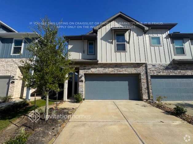 Building Photo - 4027 Champlain Wy