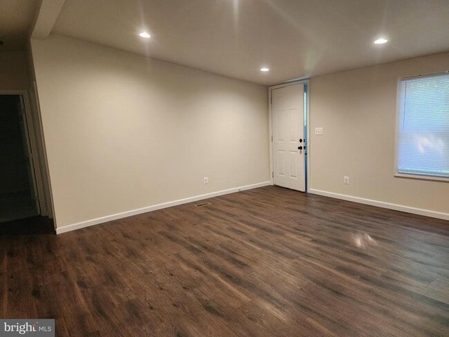 Building Photo - 22848 Our Ladys Ln