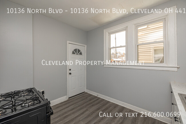 Building Photo - Newly Renovated Cleveland Duplex