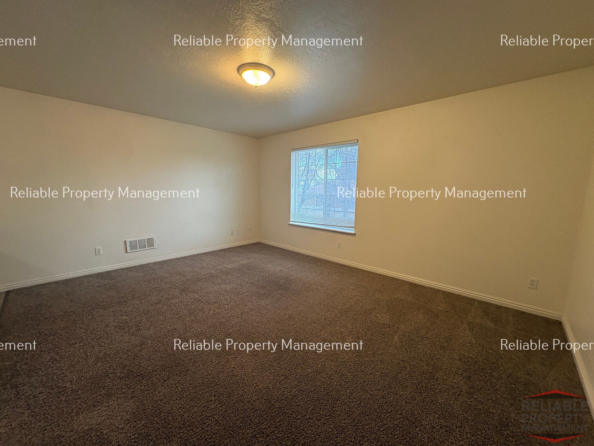 Building Photo - 620 Linden Dr