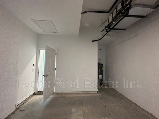 Building Photo - 9121 Waldrep St