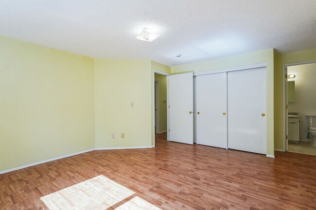 Building Photo - 2947 SE 43rd Ct