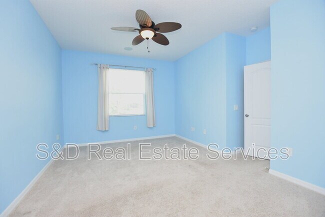 Building Photo - 5632 Aral Dr