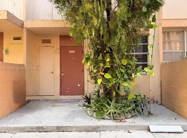 Building Photo - 6170 SW 68th St