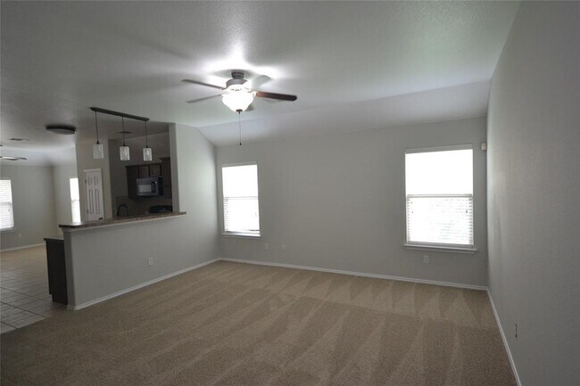 Building Photo - 228 Falcon Ln